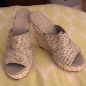 BCBG straw wedge sandals with grey woven design